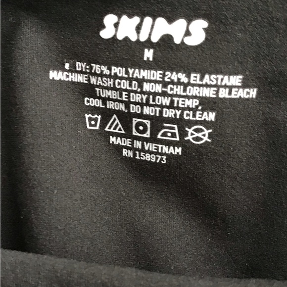 SKIMS Fits Everybody Sleeveless Mock Neck Dress - Picture 6 of 7